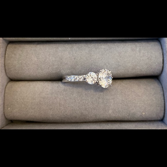 QVC RING - Picture 2 of 2